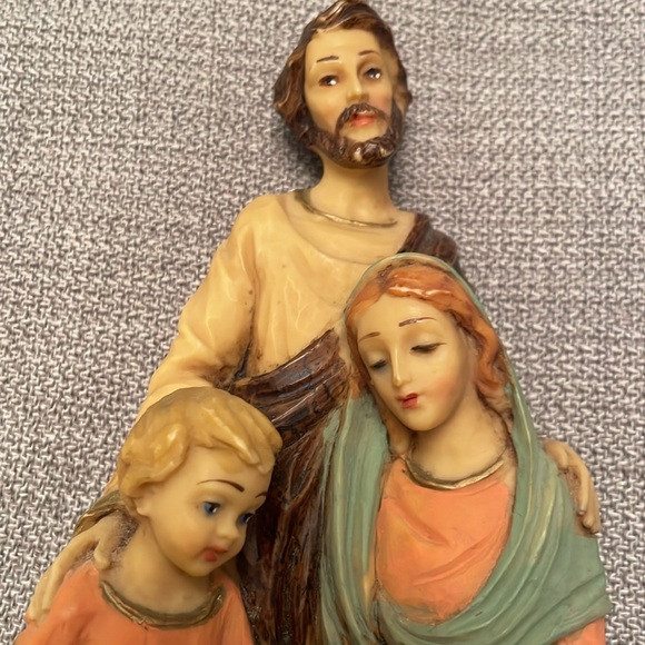 Statue of Jesus as Young Boy with Mary & Joseph Hand Painted Resin Made in Italy - Picture 3 of 7